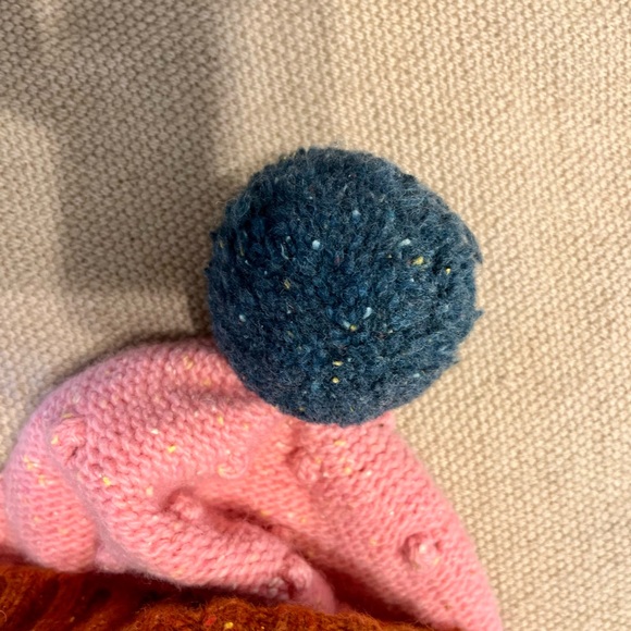 Gorman beanie and Alannah Hill scarf - Picture 5 of 5